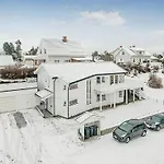 فيلة Big House In A Quiet Street Close To Centre *