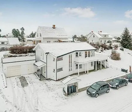 فيلة Big House In A Quiet Street Close To Centre *